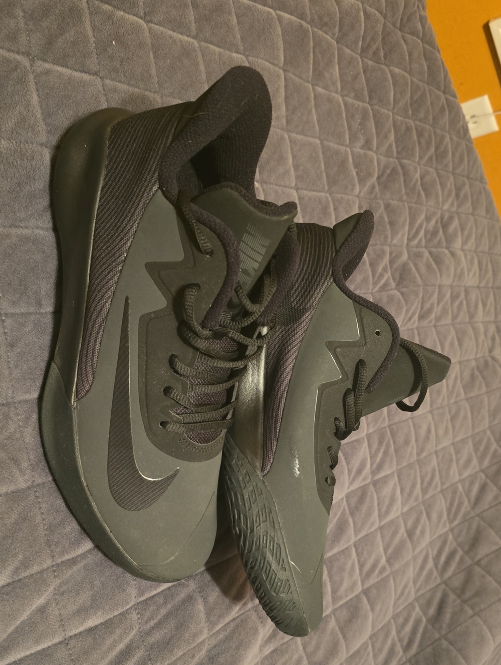 Nike Precision IV NBK Basketball Shoes Men's Size 7.5 Dark Smoke Black Athletic
